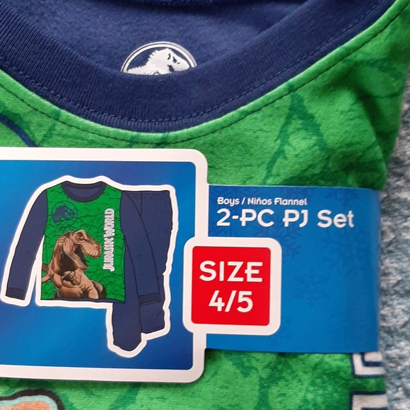 JURASSIC WORLD PAJAMAS BOYS 4/5 - Picture 2 of 5